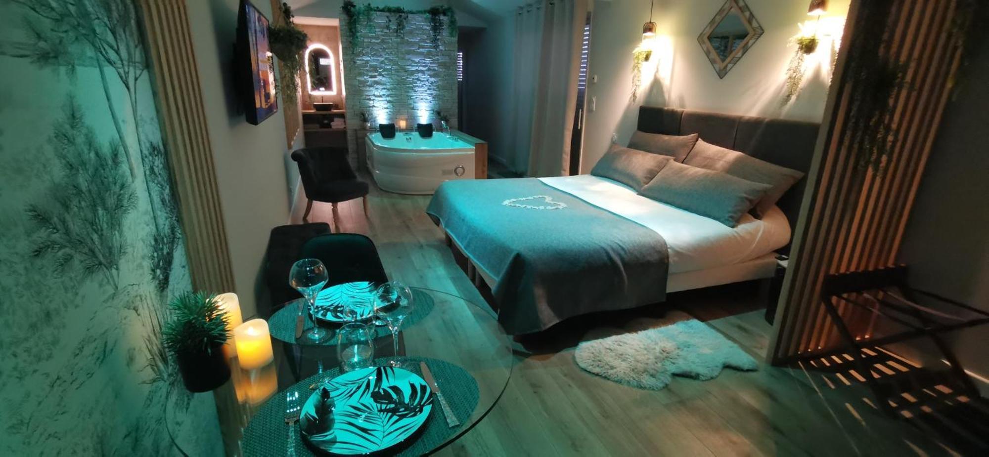 L'Essentiel - Love 5 Etoiles Talmont-Saint-Hilaire Room photo
